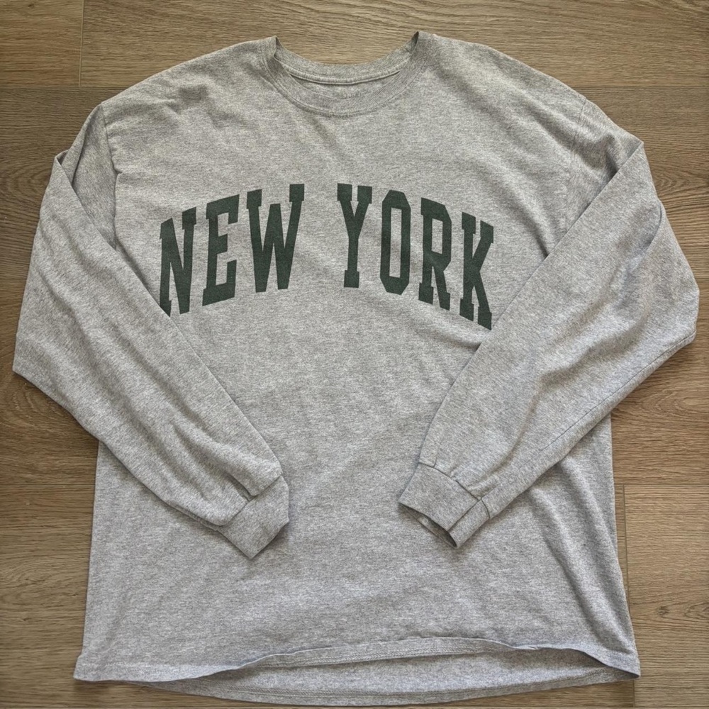 Brandy Melville Gray Long Sleeve Tee with New York Print